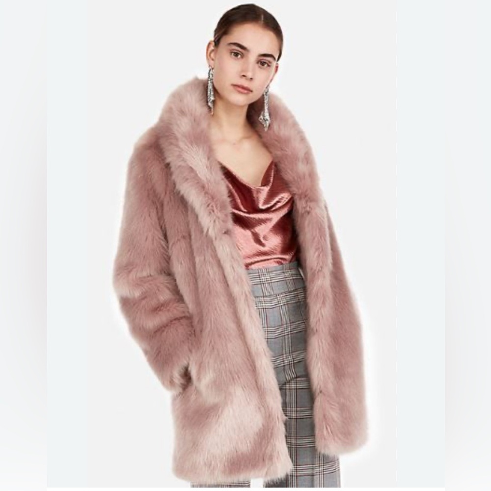 Express Pink Blush Rose Faux Fur Coat lined w/shawl collar & side pockets Size M